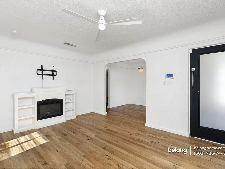 1136 E Almeria Rd — Photo 36