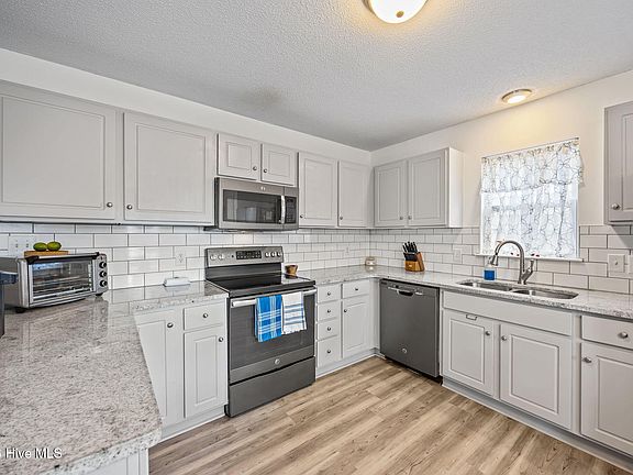 5th image of 1205 Wyngate Drive