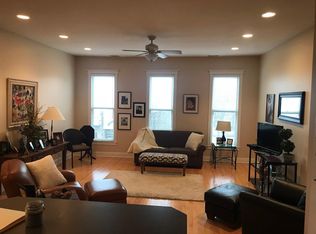 216 1/2 Washington Ave, Grand Haven, MI 49417