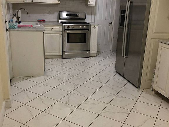 2nd image of 1727 Belmont Ave