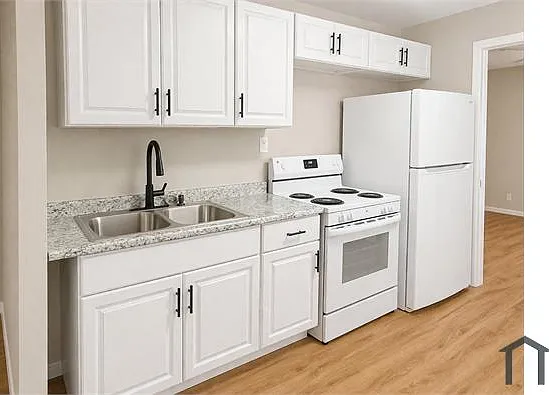 503 Woodlawn Ave #16 — Photo 1