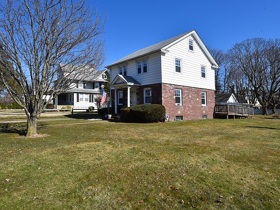 3rd image of 465 Southside Ave