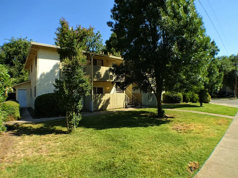 346 Hickory St #4 — Photo 3