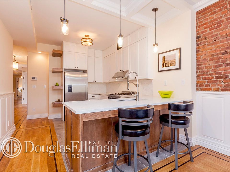1st image of 686 Saint Johns Pl APT 3