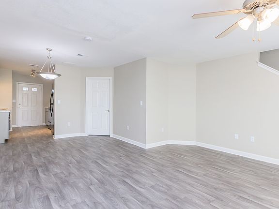 5th image of 2833 S Adams St #802