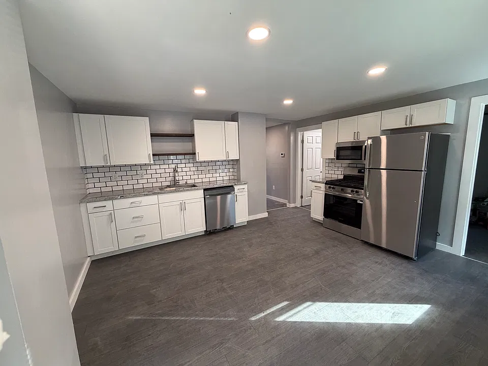 21 Shetucket Ave #21