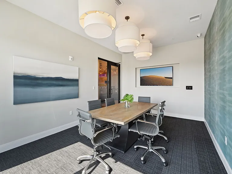 The Concord Luxury Apartments — Photo 25