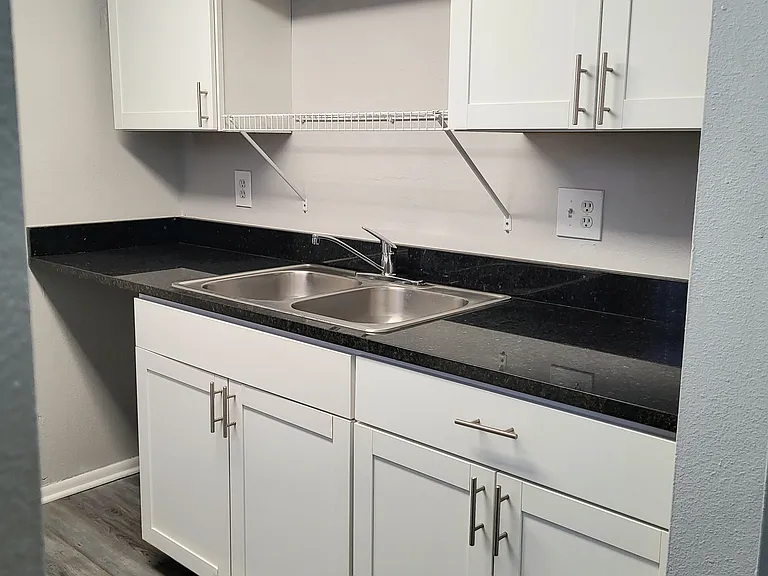 The Pines Apartments — Photo 14