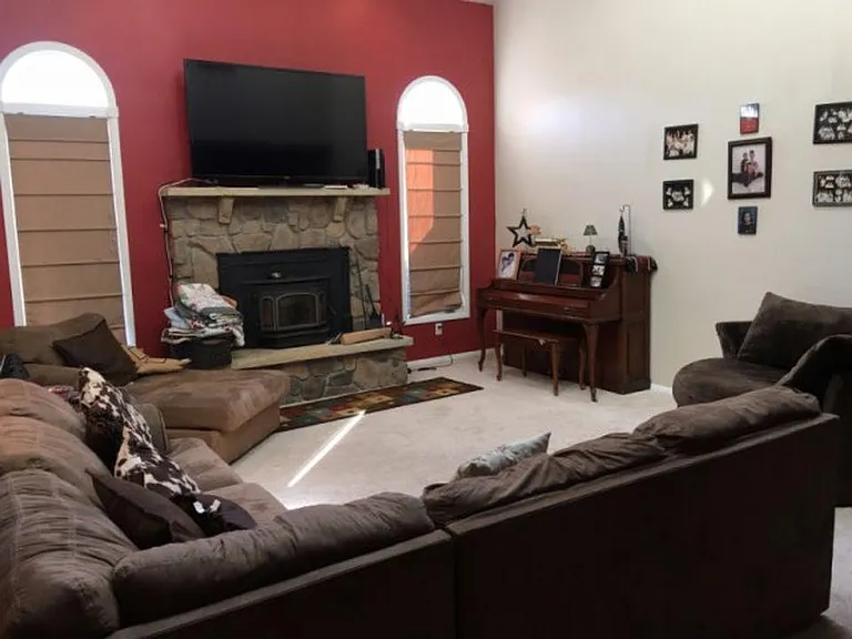 824 W Aaron Dr — Photo 8