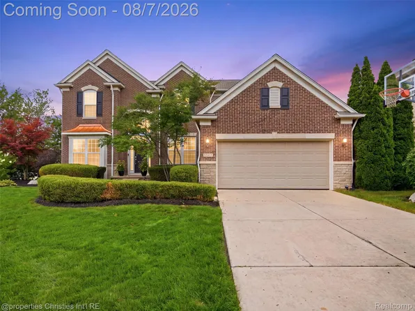 24307 Padstone Dr, South Lyon, MI 48178
