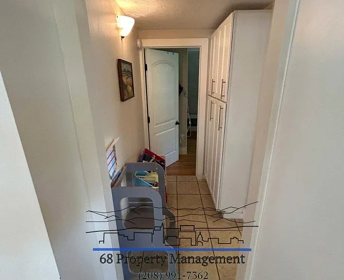 1303 N 10th St — Photo 12
