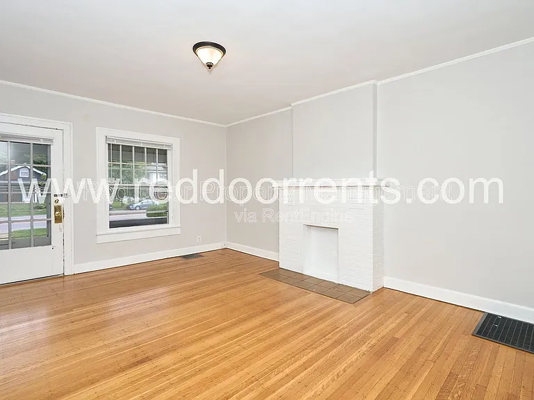 4704 N College Ave — Photo 20