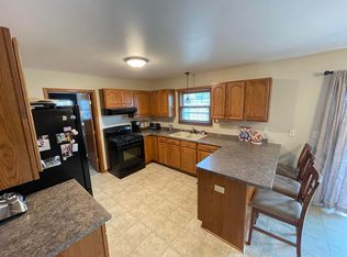 5941 Wynbrook Ct, Racine, WI 53406