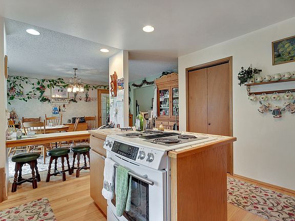 4th image of 31609 72nd Ave S