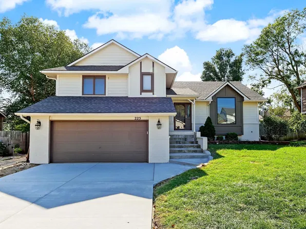 225 E Buckthorn Rd, Derby, KS 67037