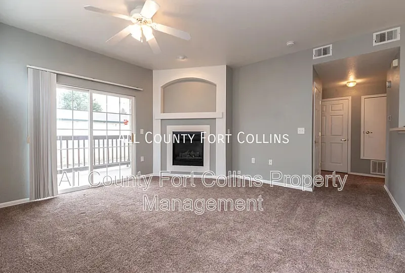 1 bed, 1.0 bath, 848 sqft, $1,450 — Photo 2