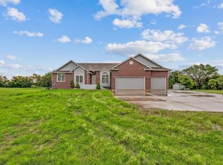 790 N West Rd, Wellington, KS 67152