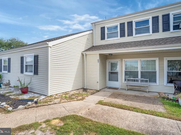 27 Mediterranean Ct, Barnegat, NJ 08005