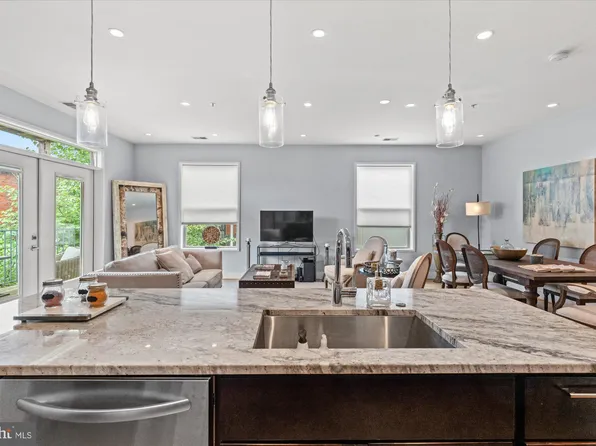 610 Newton Pl NW APT 8, Washington, DC 20010