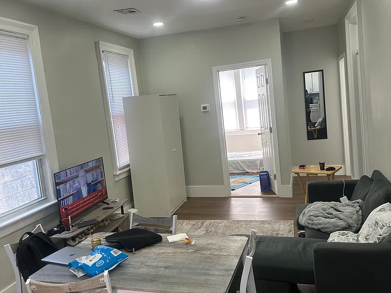 292 Linden Ave #2B — Photo 2