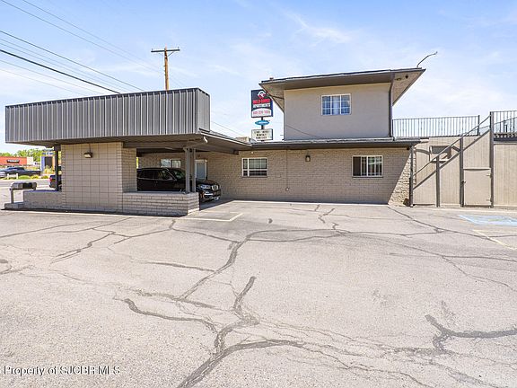 4th image of 5915 E Main St