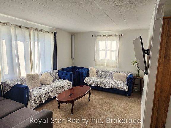2nd image of 85 Cityview Dr N