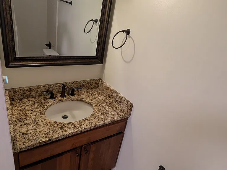 303 Oak Tree Dr — Photo 7