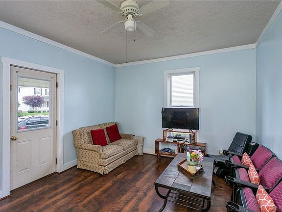 4th image of 1001 Nicklin Ave