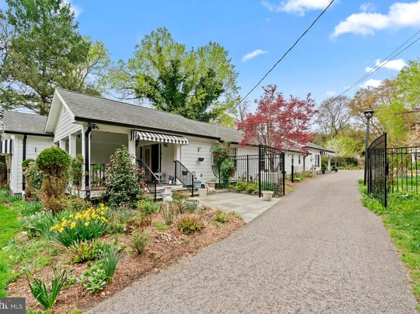 6320 Bell Station Rd, Glenn Dale, MD 20769