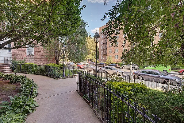 Sold by Akam Sales and Brokerage | media 17