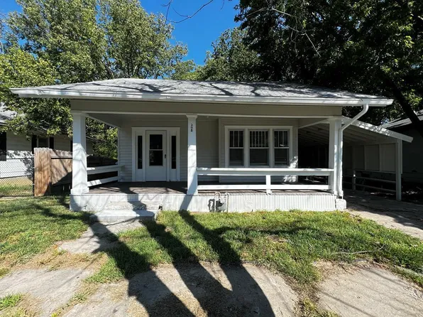 208 E Sycamore St, Independence, KS 67301