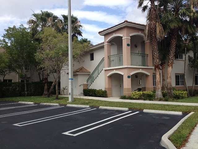 1st image of 1271 SE 27th St Unit 201