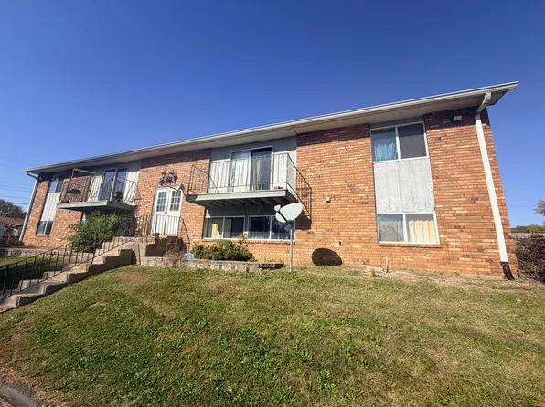 4425 53rd Street, 4425 53rd St APT 1, Moline, IL 61265