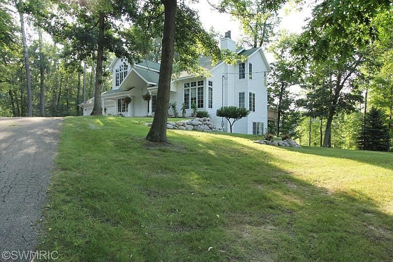 1st image of 9800 Tiffany Creek Dr NE