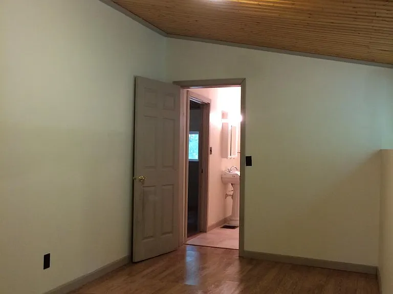 Large Dressing Room