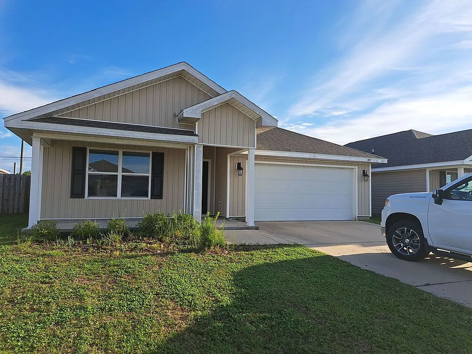 207 Ryder Ln