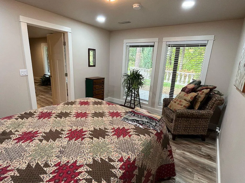 1 bed, 1200 sqft, $2,300 — Photo 3