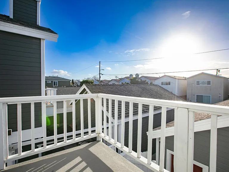 14929 Grevillea Ave — Photo 45