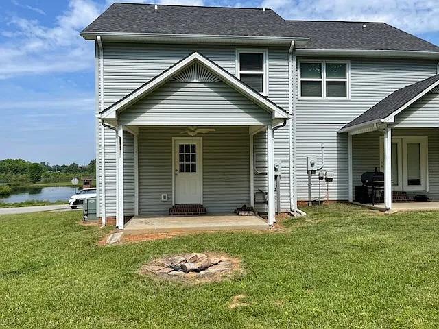 902 Nottingham Dr — Photo 2