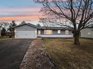 1210 Carriage Hills Dr S, Cambridge, MN 55008
