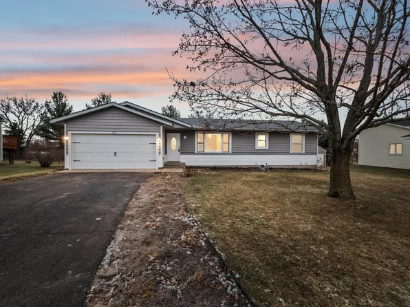1210 Carriage Hills Dr S, Cambridge, MN 55008