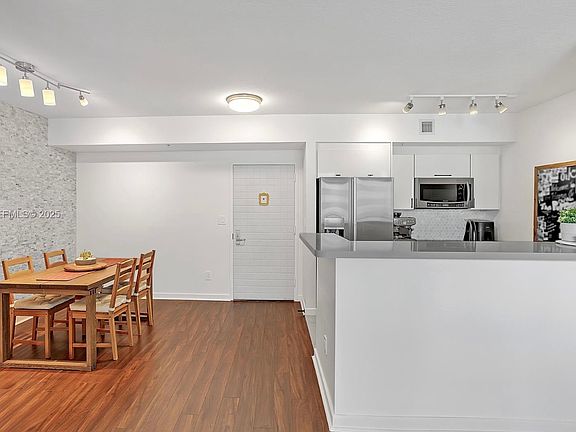 3rd image of 335 Biscayne Blvd #3008