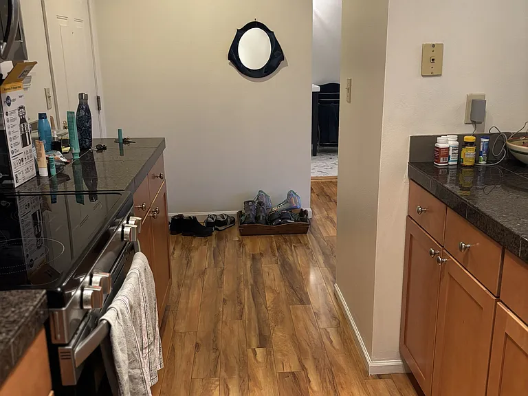 506 E Howell St #302 — Photo 9