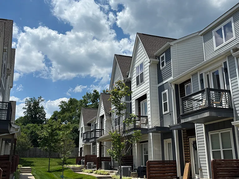 700 James Ave #8 — Photo 2