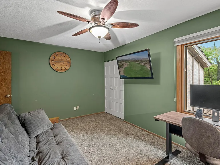 1805 Yuma Ln N — Photo 27