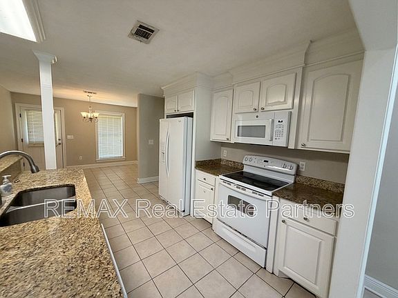 5th image of 90 Cameron Rd