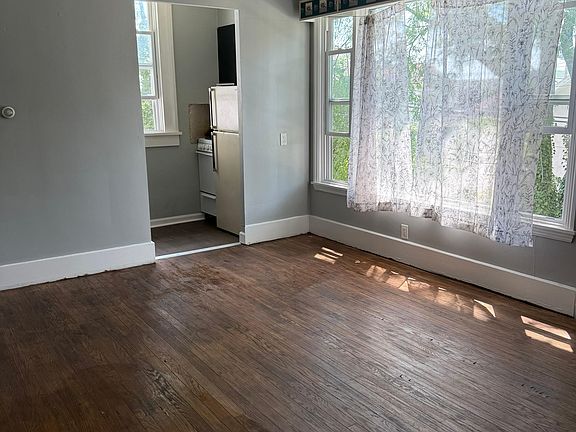 3rd image of 185 Columbus St #4