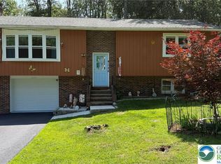 8466 Bumble Bee Way, Tobyhanna, PA 18466