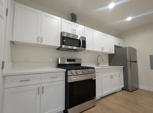 14411 Vanowen St #106, Van Nuys, CA 91405