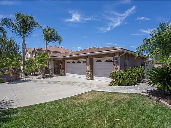 2nd image of 1373 Radcliffe Cir
